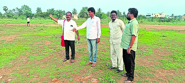 ఎకరా స్థలం లీజు ఏడాదికి వెయ్యి రూపాయలేనట