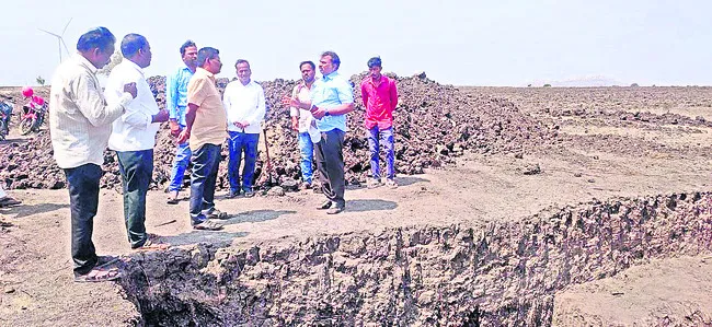 ఉపాధి పనుల్లో అవకతవకలకు పాల్పడితే చర్యలు 