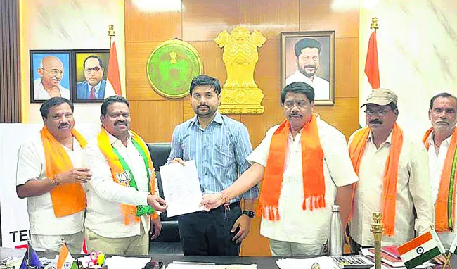 పాకిస్తానీయులను దేశం నుంచి పంపించాలి