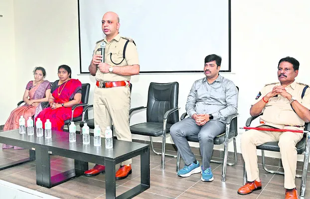 దర్యాప్తు వేగంగా పూర్తి చేయాలి