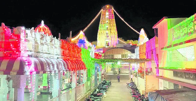 శ్రీవారి క్షేత్రం.. శోభాయమానం
