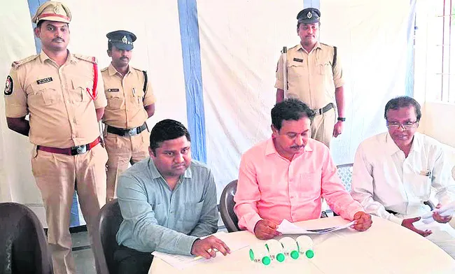 ఖైదీలకు ఉచిత న్యాయ సహాయం అందిస్తాం 