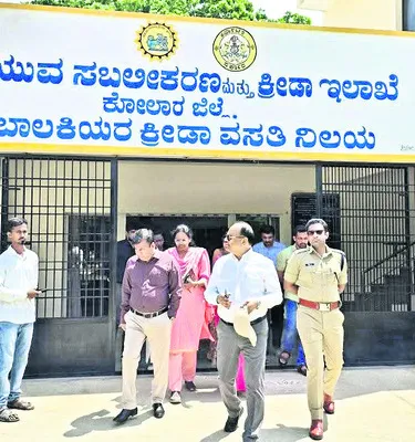 స్టేడియంలో సదుపాయాలు కల్పిస్తాం