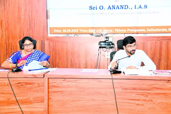 హాస్టళ్లల్లో మరమ్మతులు వేగంగా పూర్తి చేయాలి