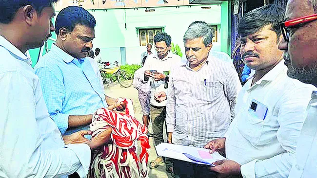 బొబ్బిలి చీరల్లో వైరెటీ చూపించాలి