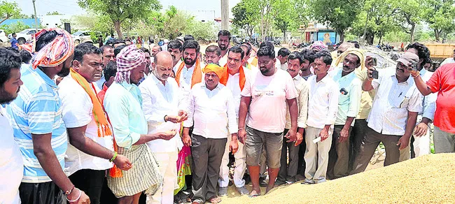 ఆలయాల అభివృద్ధికి కృషి