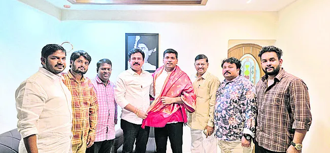 ప్రమాణ స్వీకారానికి ఆహ్వానం