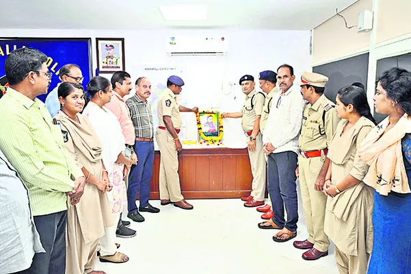 విప్లవ జ్యోతి అల్లూరికి ఘన నివాళి