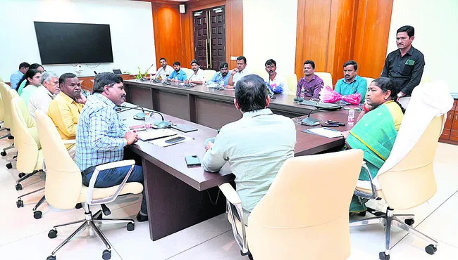 ‘సీఆర్‌టీల సమస్యలపై మంత్రి సానుకూలం’