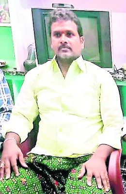ఆటో బోల్తా .. డ్రైవర్‌ మృతి