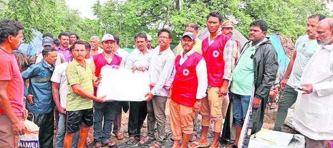 రెడ్‌ క్రాస్‌.. సేవలు భేష్‌ 