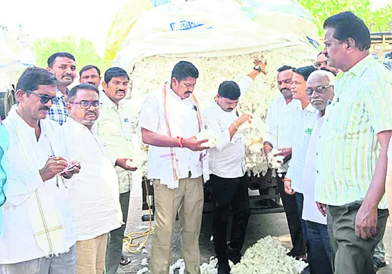ఉద్యోగ నియామకాలు  చేపట్టాలి
