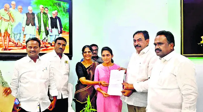 జెడ్పీలో కారుణ్య నియామకాలు 
