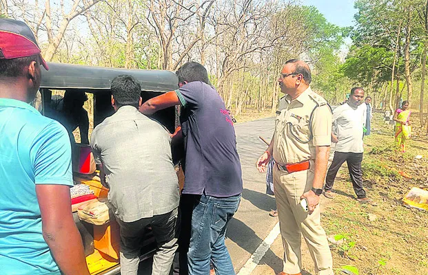 మానవత్వం చాటిన డీసీపీ
