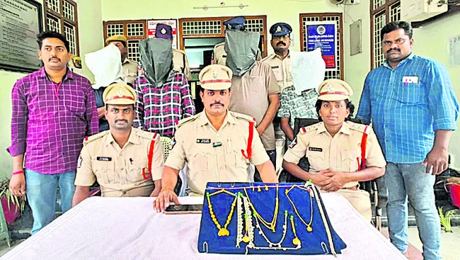 అంతర్రాష్ట్ర దొంగ అరెస్ట్