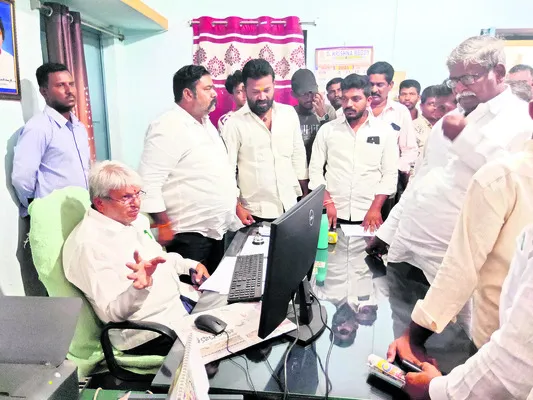 చేతకాకుంటే వెళ్లిపో!