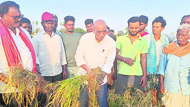 ‘రైతులను పట్టించుకోని సర్కార్’