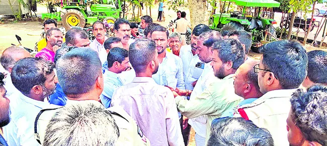 చర్చి నిర్మాణ పనులు అడ్డగింత