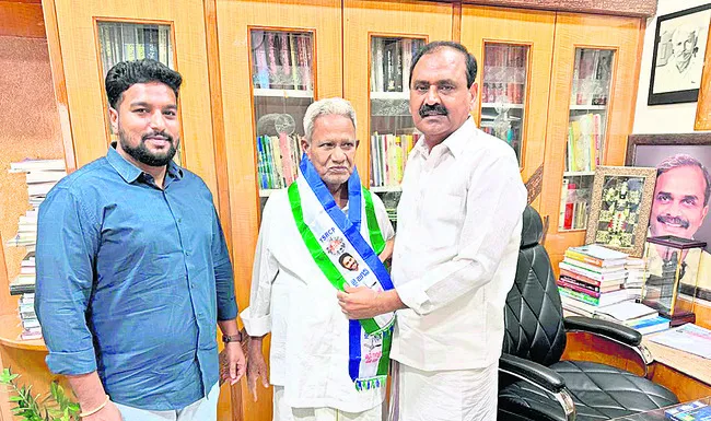 వైఎస్సార్‌సీపీలోకి ‘యాలమూరి’