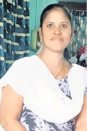 married woman ends life in srikakulam8