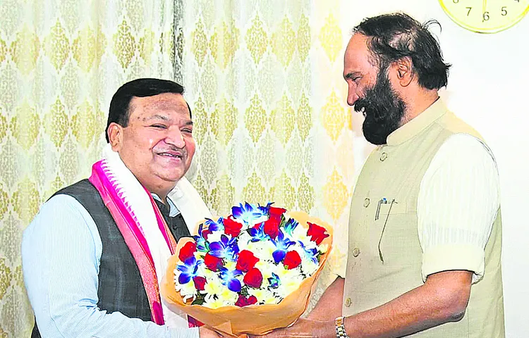 Minister Uttam holds talks with CWC Chairman