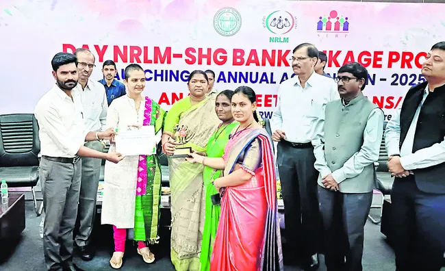 టెక్స్టైల్స్ కోర్సుకు దరఖాస్తుల ఆహ్వానం