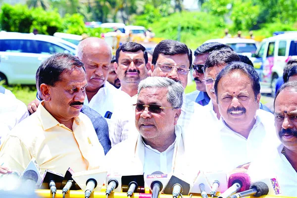 పాకిస్తానీలందరూ వెళ్లిపోయారు 