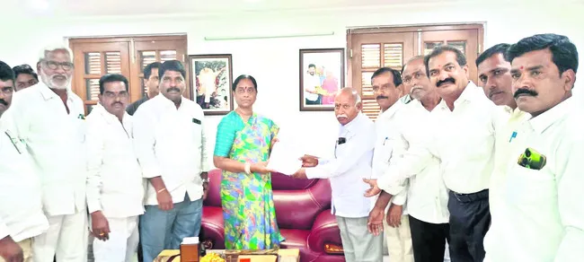 సిద్ధరామేశ్వర ఆలయ అక్రమాలపై విచారణ చేపట్టాలి