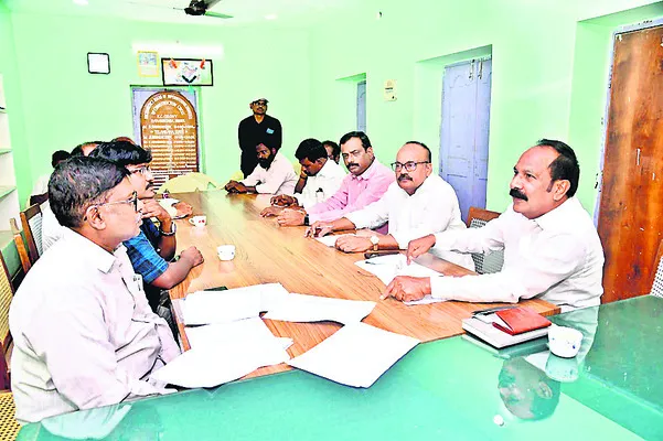 చెరువుల మరమ్మతులు పూర్తి చేయాలి