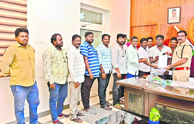 కదం తొక్కిన కలం