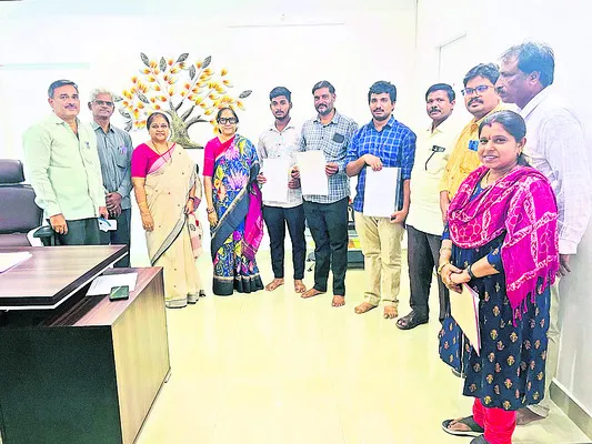 జెడ్పీలో కారుణ్య నియామకాలు 