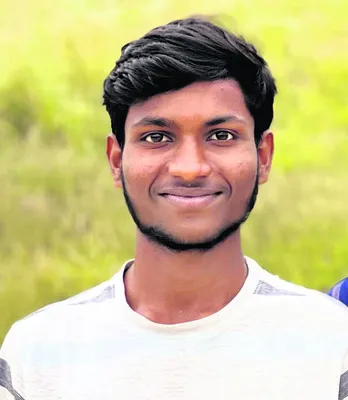 ఈతకు వెళ్లి ఇంజినీరింగ్ విద్యార్థి మృతి