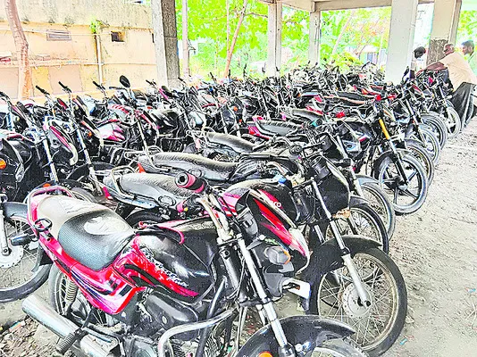అంతర్ రాష్ట్ర బైక్ చోరీ ముఠాకు చెక్!