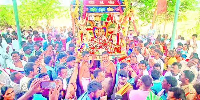 బ్రహ్మోత్సవాలకు శ్రీకారం 