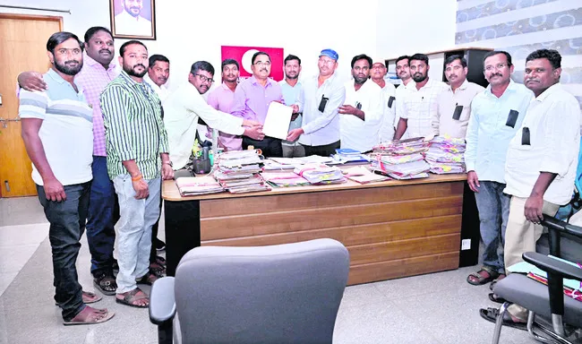 పత్రికా స్వేచ్ఛను హరించడం సరికాదు