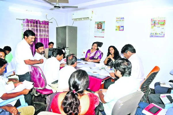 ఏపీఐఐసీ నిర్వాసితులకు రూ.693 కోట్ల ఆర్‌ అండ్‌ ఆర్‌ ప్యా