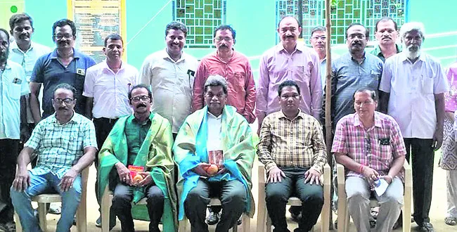 హెచ్ఎంలుగా బాధ్యతలు.. 24 గంటల్లోనే రిటైర్డ్