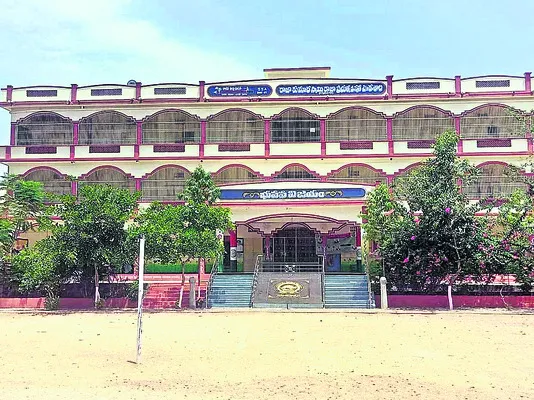 మారిన సర్కారు బడుల రూపురేఖలు 