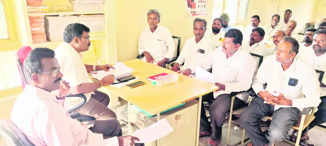 చెరుకు బిల్లులు సకాలంలో చెల్లించాలి 
