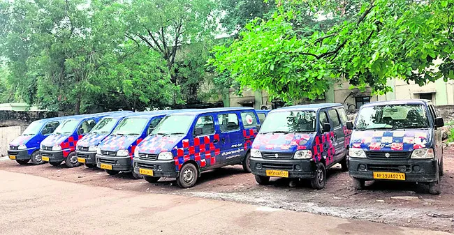 నడవలేని ‘తల్లీబిడ్డ’ 