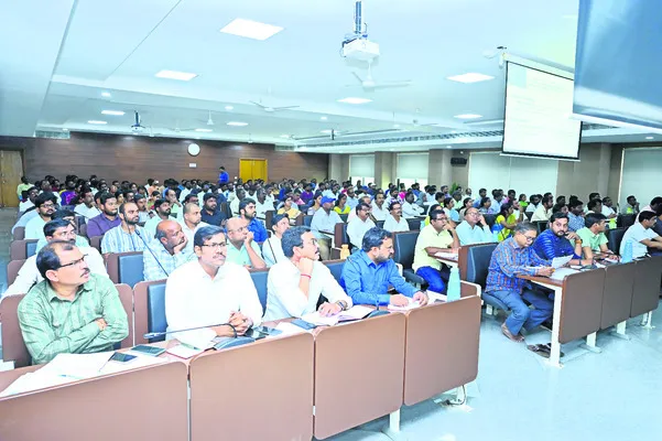 ఇసుక అందుబాటులో ఉంచాలి 