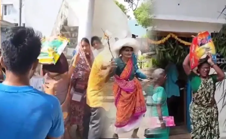 బియ్యం కోసం రేషన్ షాపుల వద్ద పేదలు కుస్తీలు 