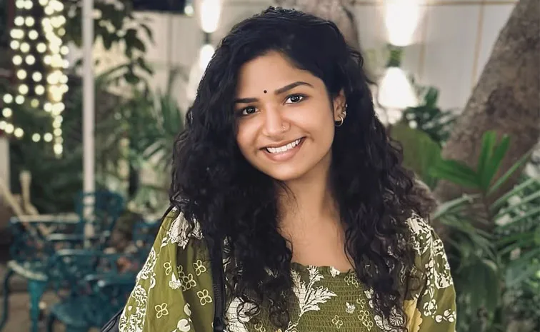 నటిగా ఎంట్రీ ఇస్తున్న స్టార్‌ సింగర్‌!
