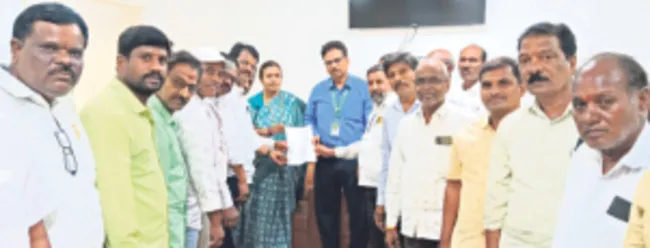 సీనియారిటీ ప్రకారమే పదోన్నతులు కల్పించాలి