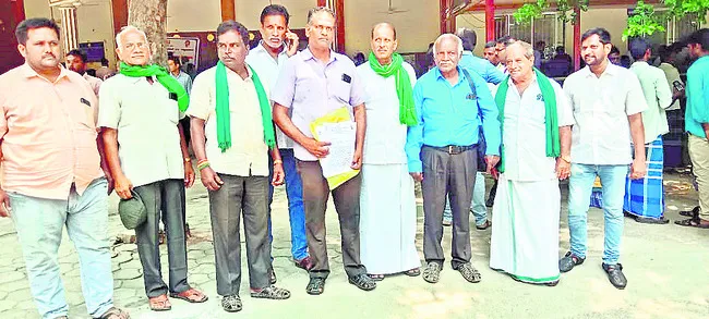 మామిడి రైతులను ఆదుకోవాలి