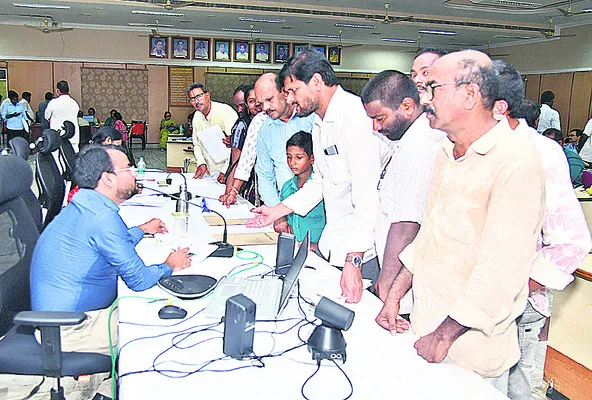 అర్జీల పరిష్కారమే ప్రధానం