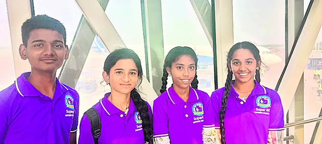 ఢిల్లీ సందర్శించిన నలుగురు విద్యార్థులు