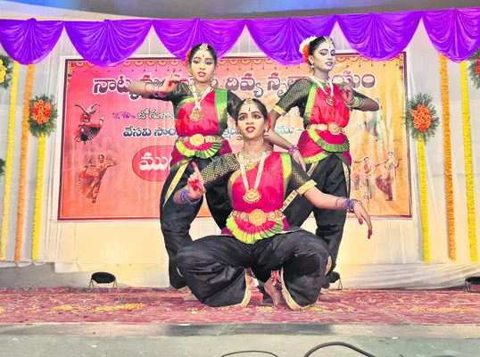 అలరించిన చిన్నారుల నృత్య ప్రదర్శన