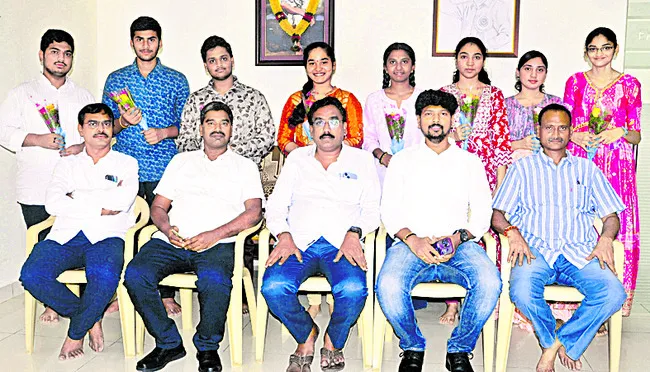 ఏపీ ఈఏపీసెట్లో శ్రీ చైతన్య విద్యార్థుల ప్రతిభ