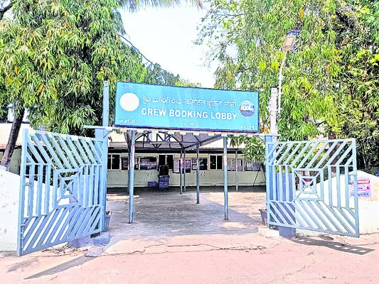 ‘క్రూ’ వర్కింగ్ సిస్టంపై చిన్నచూపు